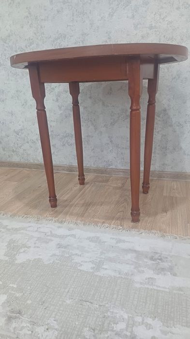 Продам небольшой стол