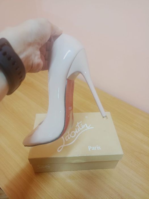 Продам туфли новые.