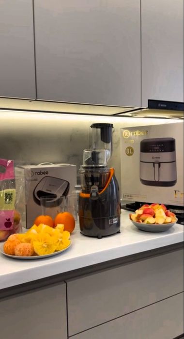 Соковыжималка с гарантией 1 год. Качество отличный.Цена договорная