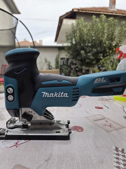 Акумулаторен прободен трион MAKITA DJV181