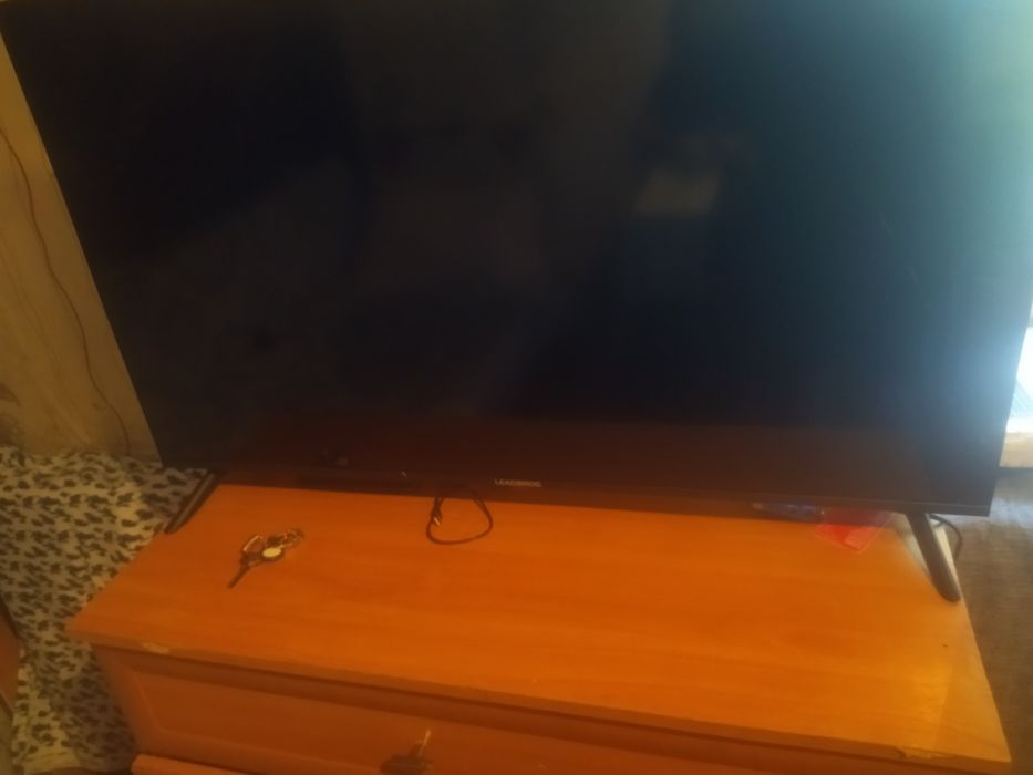 Телевизор Leadbros SMART TV 43Z1 43" FHD на запчасти