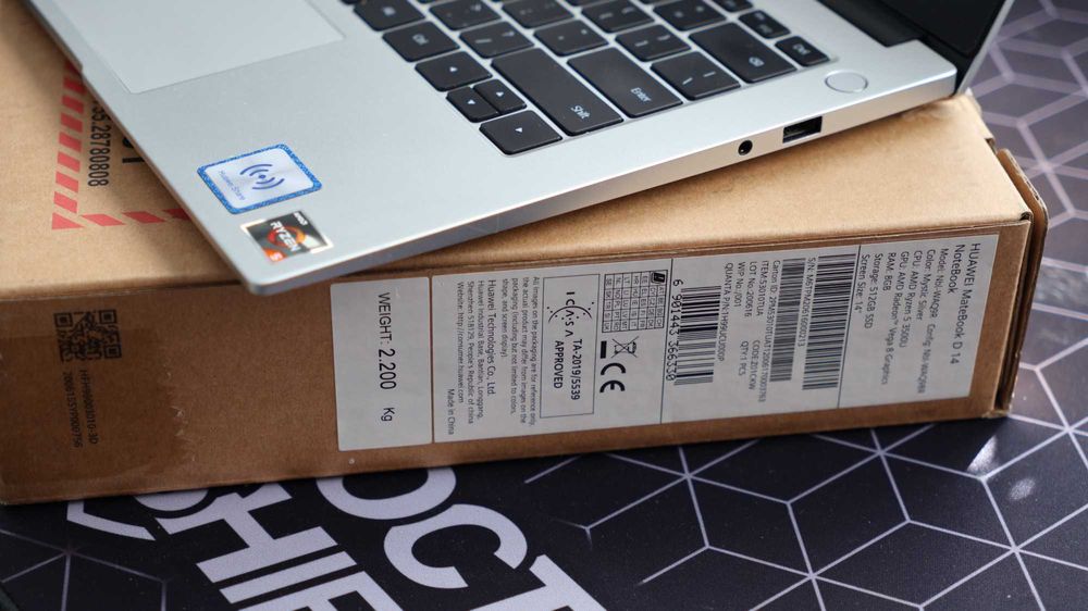 Laptop Huawei MateBook D14 Ryzen 5/ 8GB RAM/ SSD 512GB + mouse Huawei