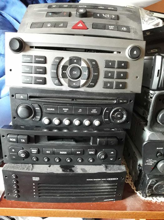 Пежо CD / радиокасетофон