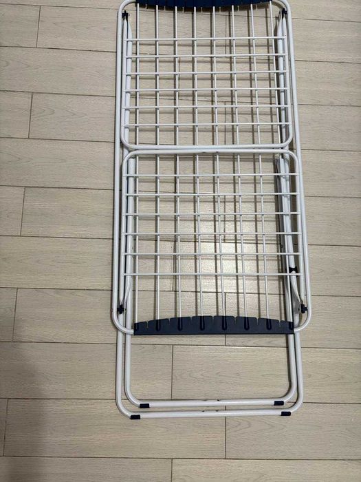 Uscător de rufe, cu încuietoare