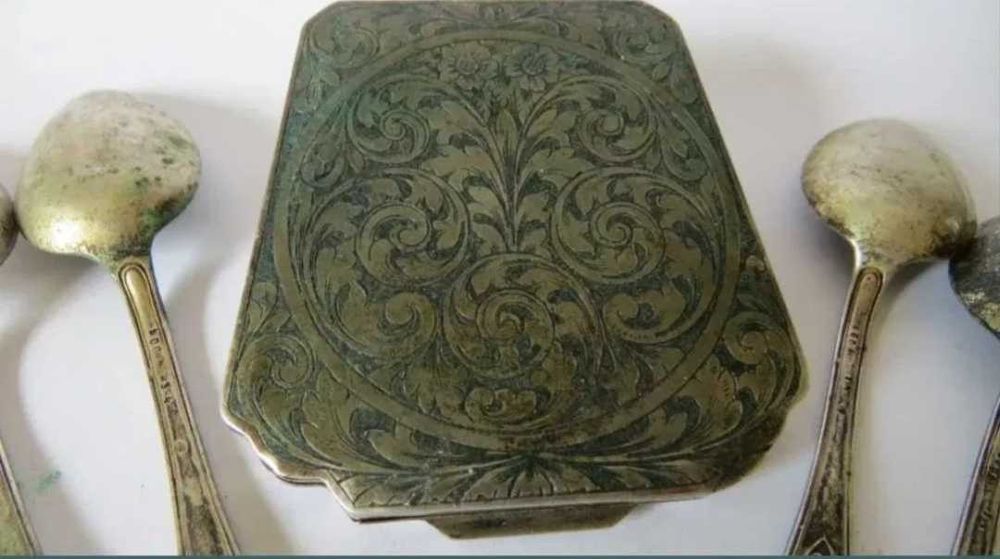 Pudriera foarte veche argint si lingurite
