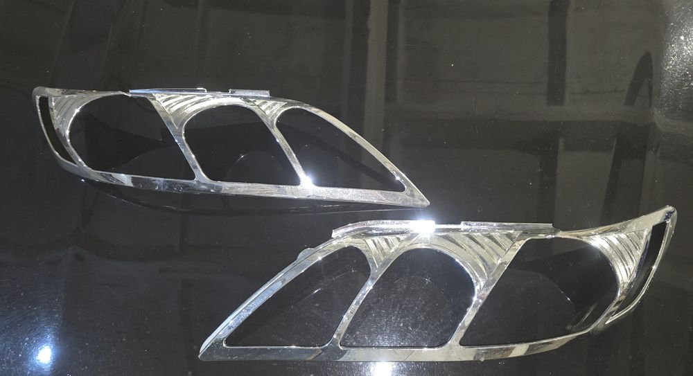 Накладки хромированные на Camry 40
