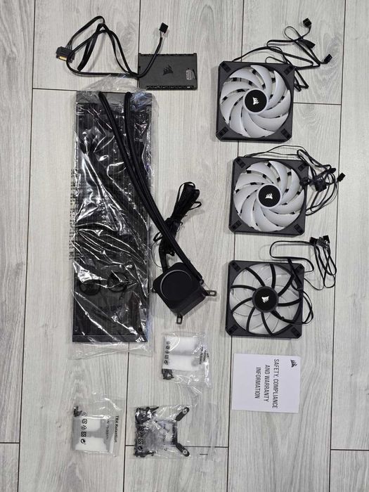 Corsair iCUE H170i Elite LCD XT Liquid - AIO Cooler
