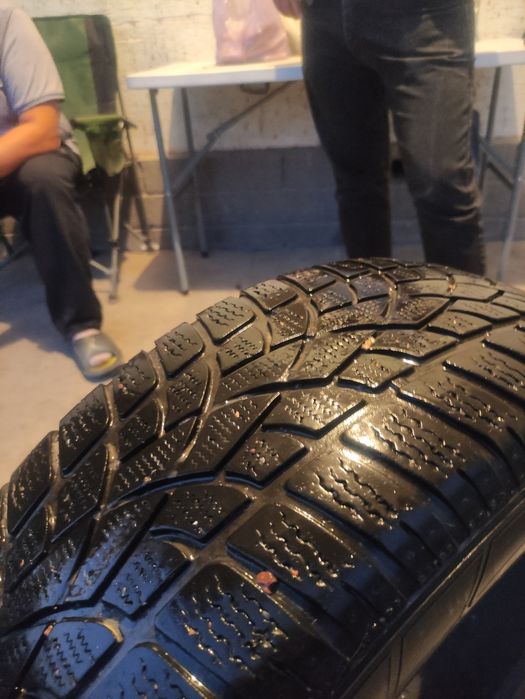 Зимние шины 225/60/R17 Dunlop
