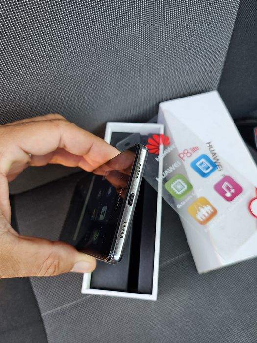 Huawei P8 Lite la Cutie Impecabil