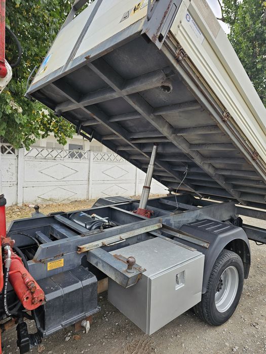 Nissan Atleon basculabil cu macara Bonfiglioli