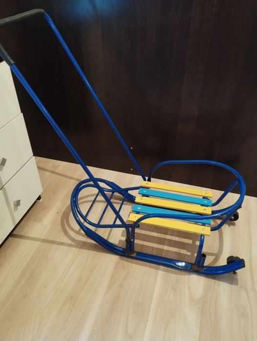 Продам санки в хорошем состоянии!!!