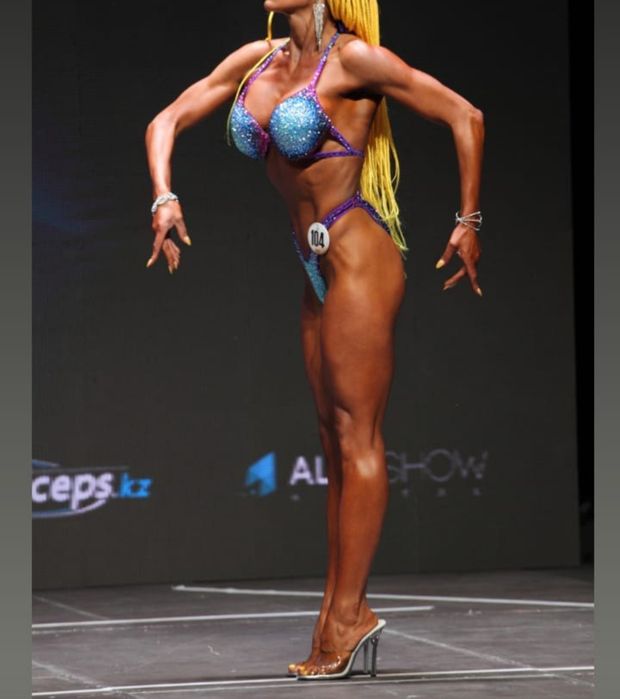 Продам купальник для фитнес-бикини