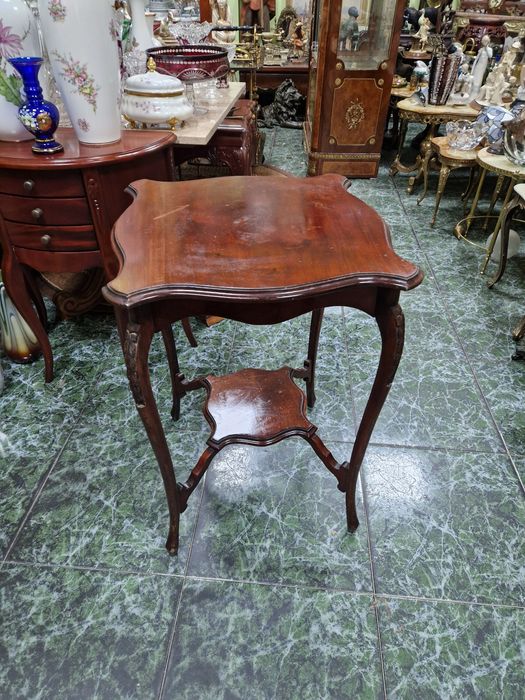 Антикварна английска Едуардинска махагонова масичка