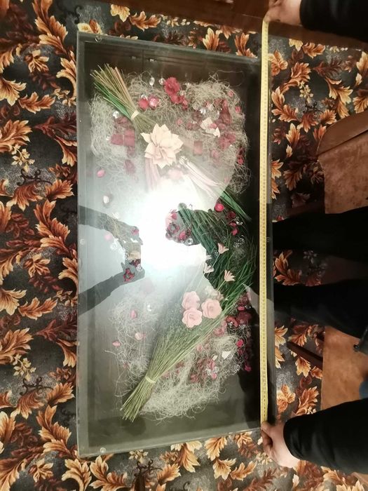 Маса подходяща за хол