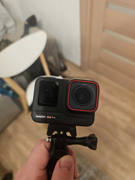 Vand INSTA 360 ACE PRO+Accesorii