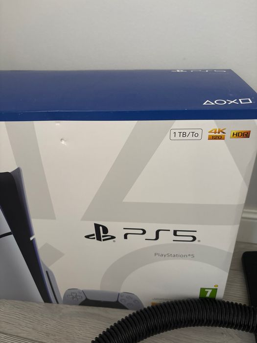 Продам PS5 Slim 1TB