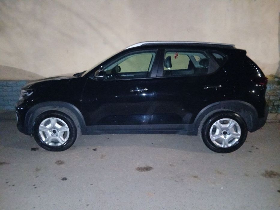 продоется Kia Sonet 2 поз