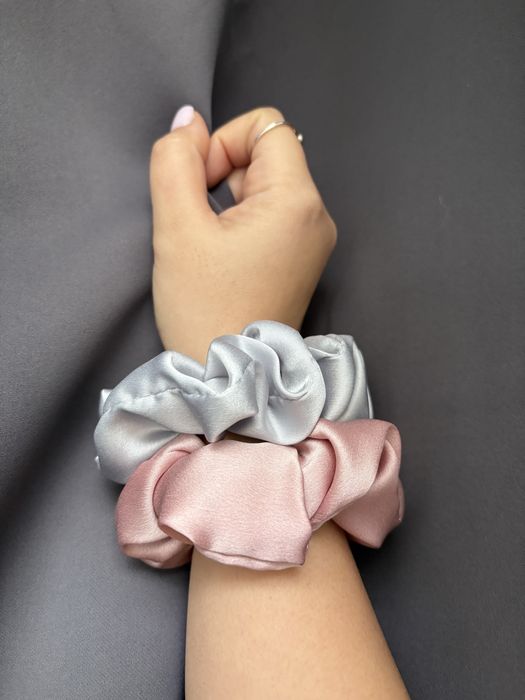 Set scrunchie de par din matase sarinata