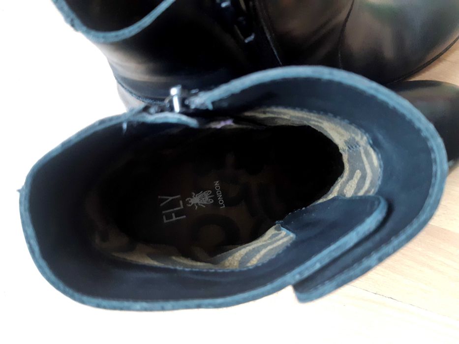 Кожени дамски боти Fly London