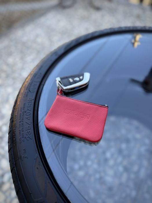 Ръчно изработена маса от автомобилни гуми