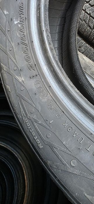 Гуми 4бр 205/55/16 - 1бр  - 35 евро