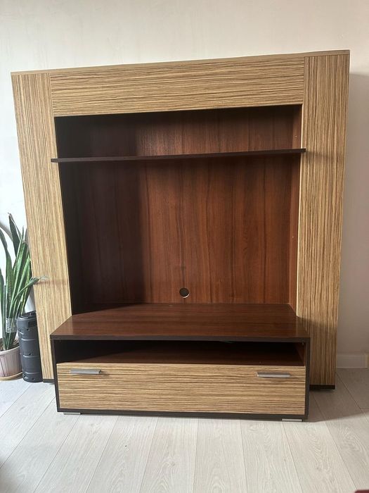 Тв шкаф в хорошем состоянии