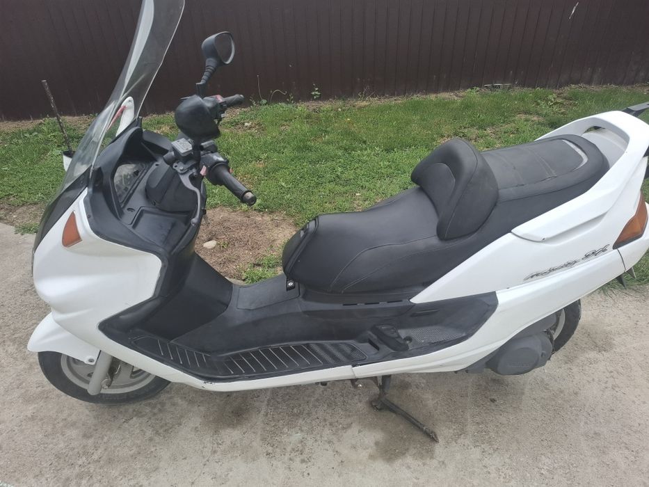Vând scuter Yamaha majesty DX250