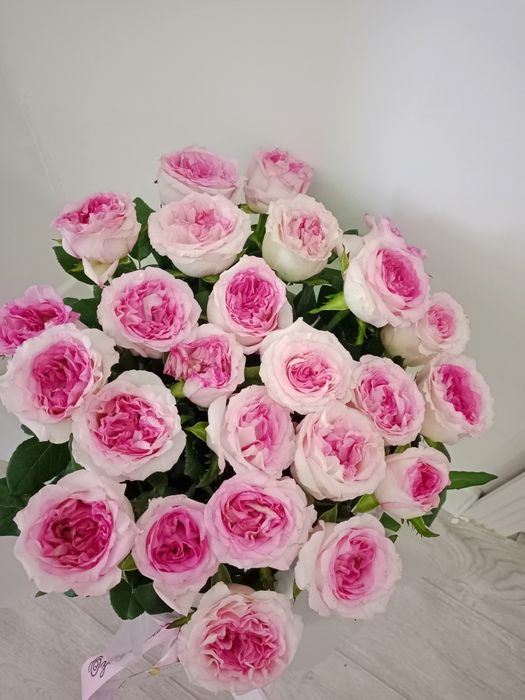 25 роза сатылады