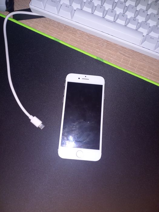 айфон 8/ 64 гигабайт