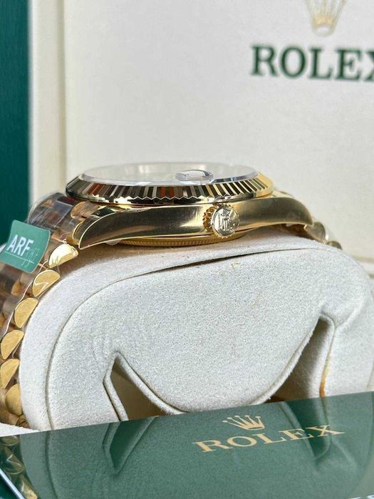 Rolex Day-Date 40mm жълто злато