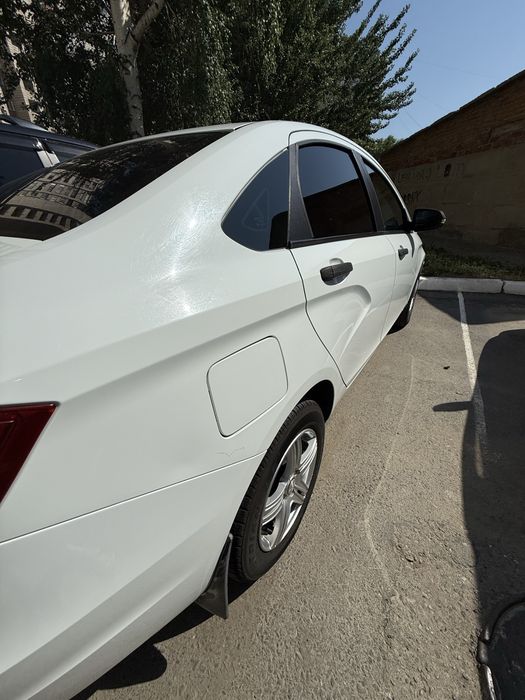 Продам авто машину VESTA