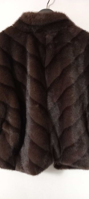 Продавам палто цвят кафе