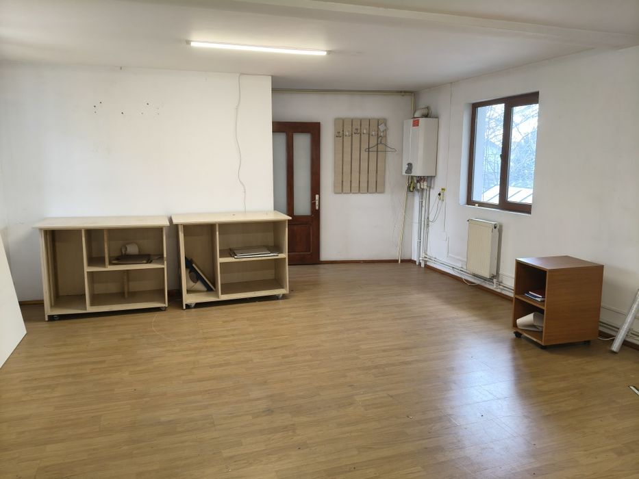 Proprietar, închiriez casă pentru activități comerciale