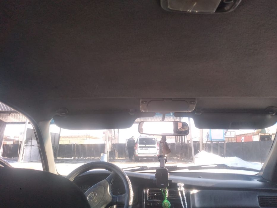 Соочно продам Toyota Carina E