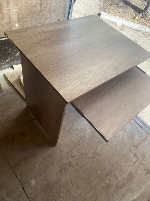 Продам компьютерный стол