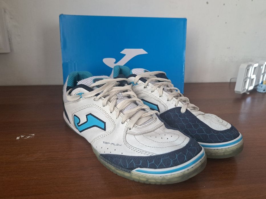 Продам оригинальные футзалки