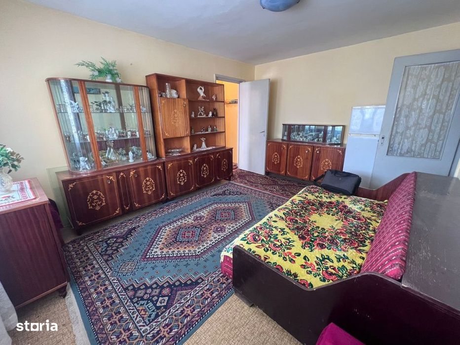 Apartament 2 camere, 41 mp, zona Craiovita Noua — fotografia 1