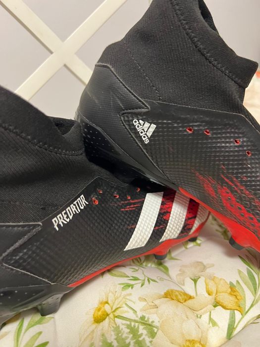 Ghete fotbal adidas Predător mărimea 44