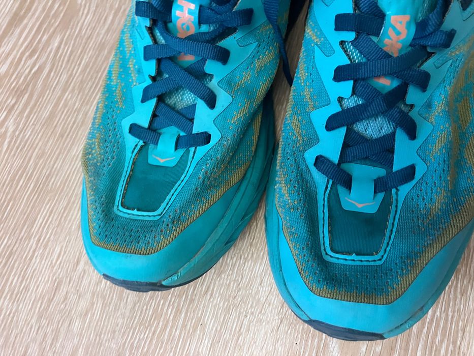 Hoka speedgoat5  37 и 1/2 с vibrant