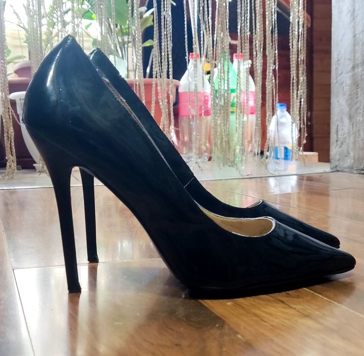 Продам женские туфли