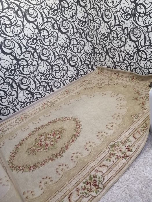 Продам  в хорошем состоянии ковёр