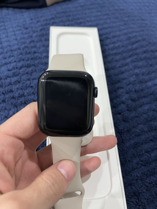 Продам часы apple watch 7 45 mm.