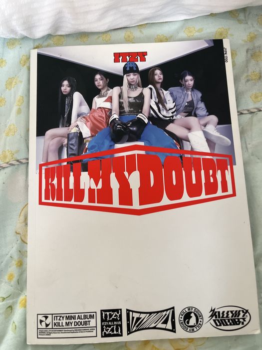 Альбом с ITZY новый