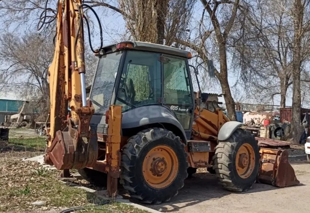 Экскаватор-погрузчик case на крабовом ходу