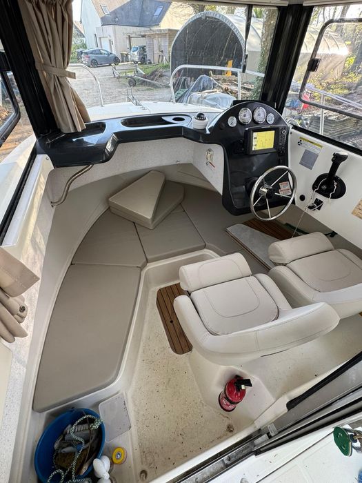 Barcă Quicksilver Pilothouse 605/2015-Mercury CT-115 /150 cp/2015-Fără peridoc