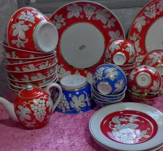 Пиалы "Виноград" красные и синие. Цена указана за одну пиалу.