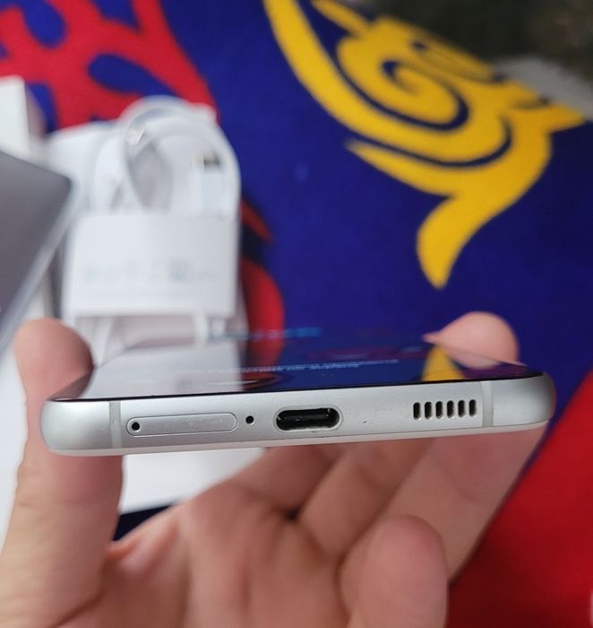 Продам Самсунг  s21fe 6/128