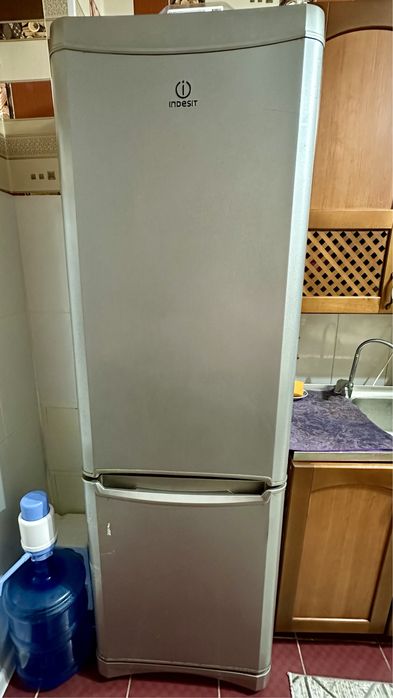 Продам холодильник !