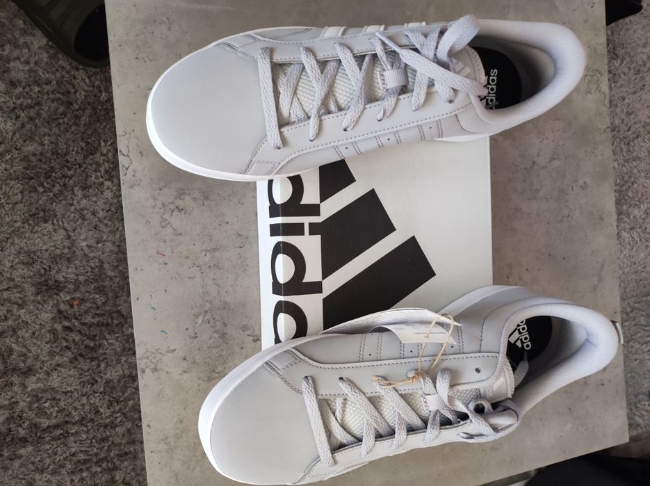 Кецове Adidas Англия