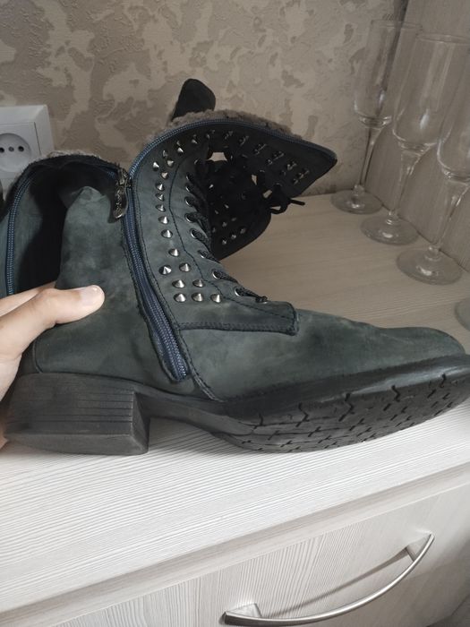 Продам зимние сапоги 40р